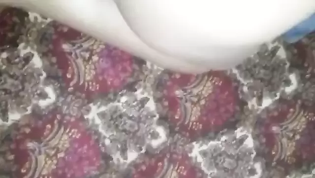 Трахнул жопастую узбечку раком и на память видео снял
